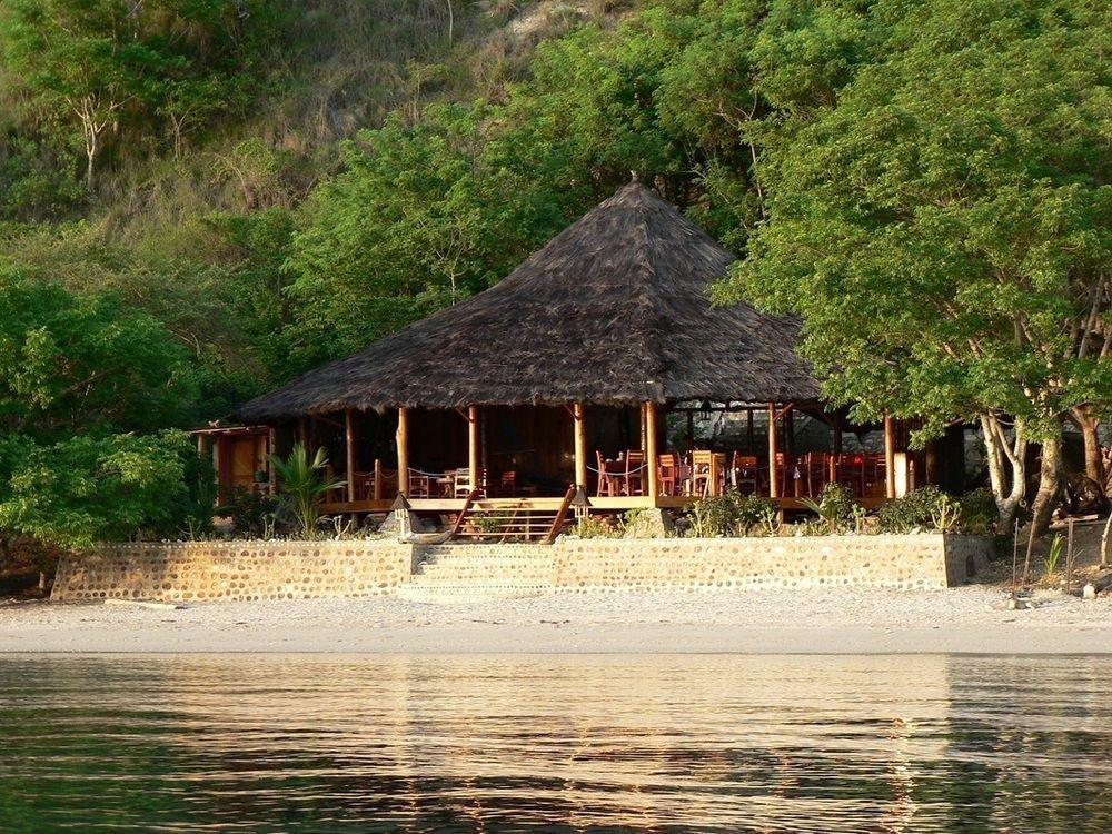 Waecicu Eden Beach Hotel Лабуан Баджо Екстериор снимка